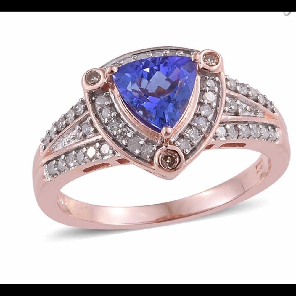 Tanzanite and Diamonds Ring